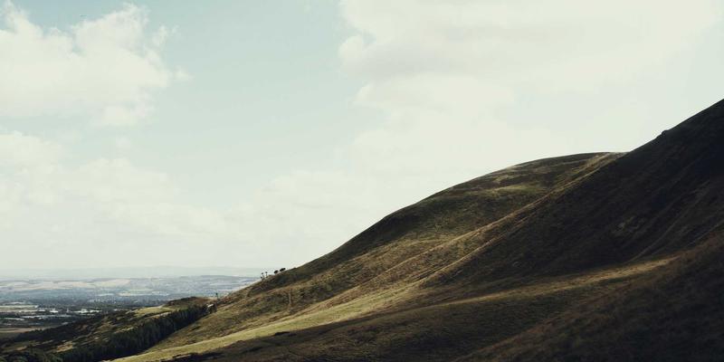 赣汇印刷：特种纸张如何重塑高端商务印刷与包装盒定制的视觉触感体验